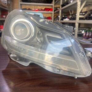 Head light Mercedes c class 204 F/R ضوء امامي يمين مرسيدس سي كلاس 2014