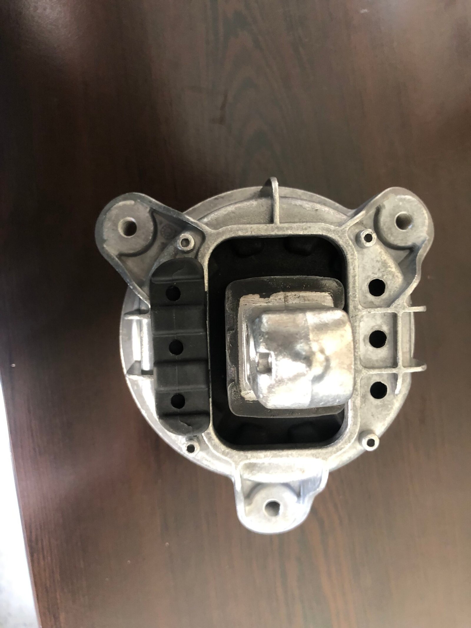 Engine mountingكرسي كراسي ماكينة - Image 2